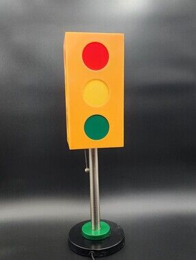 Retro-style Vintage Lucite Traffic Light Stoplight Lamp w/ Pull Chain